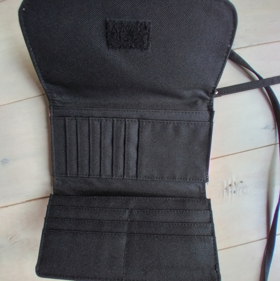 Roots Crossbody Wallet - Picture 3 of 7